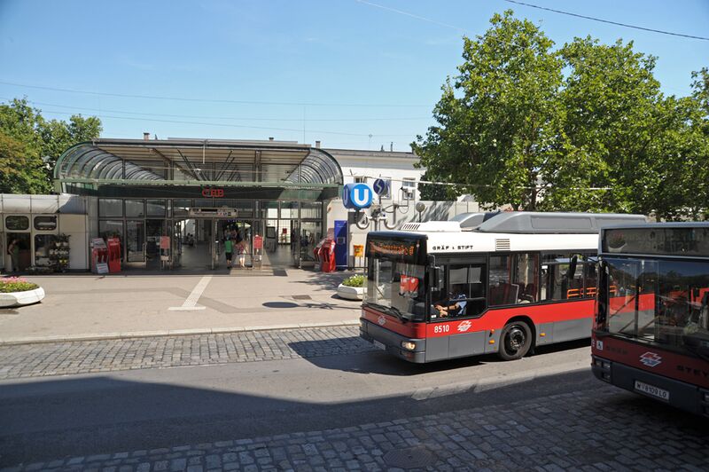 Datei:19 Öffentliche Verkehrsmittel.jpg
