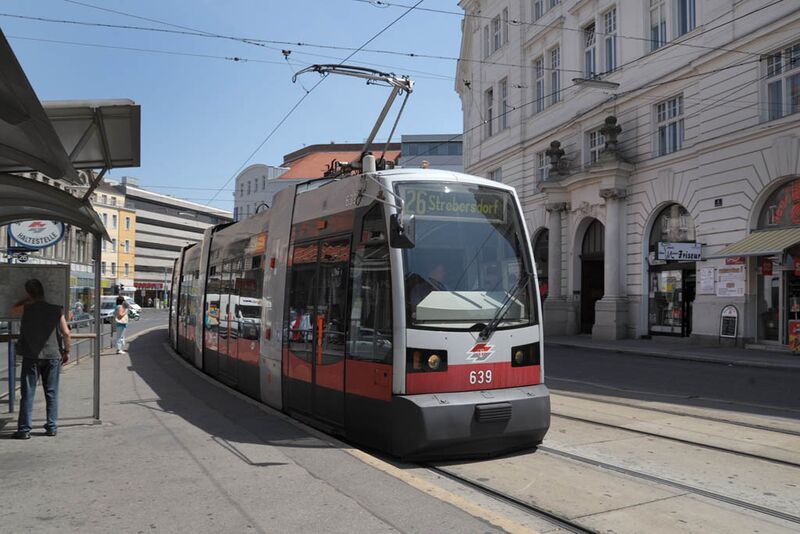 Datei:21 Öffentliche Verkehrsmittel.jpg
