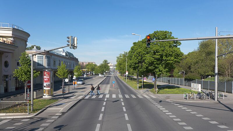 Datei:2 Ausstellungsstraße.jpg