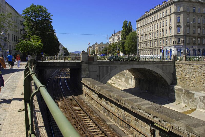 Datei:5 Reinprechtsdorfer Brücke.jpg