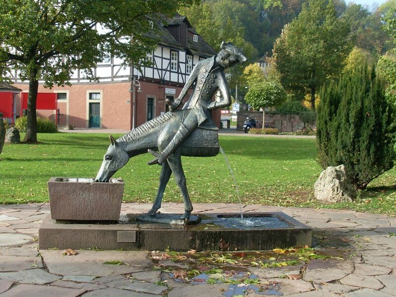 Datei:Münchhausen halbes Pferd.jpg